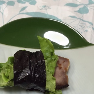 焼き豚とグリーンレタスおにぎり(*^^*)